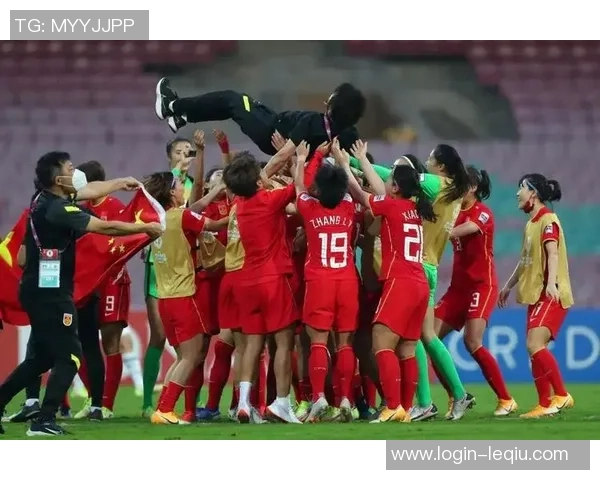 日本女足与英格兰女足激战正酣谁能在国际赛场上笑到最后